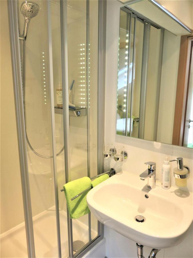 Apartment Weiß, Sandra Weiß