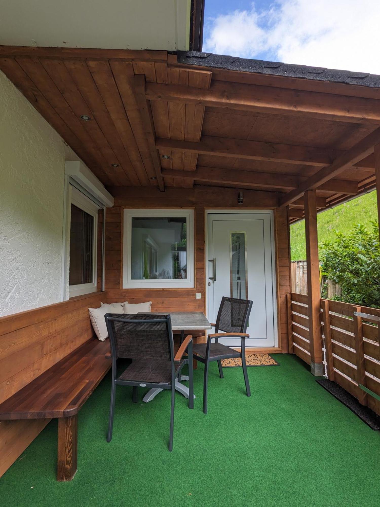 Apartment Weiß, Sandra Weiß